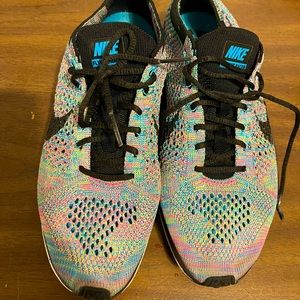 Nike flyknits size 8 multicolor in good condition